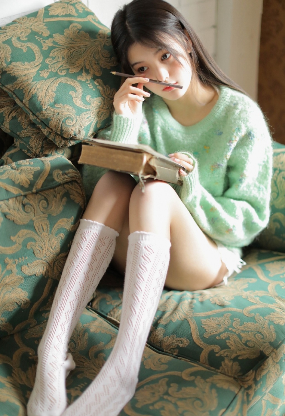 长腿丝袜高清美女图片